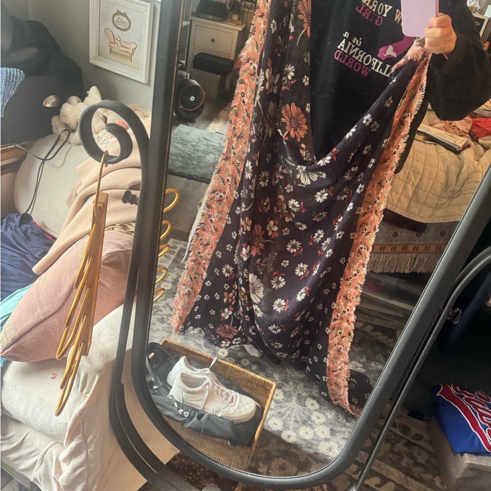Hinge Floral Scarf with Pink and Black